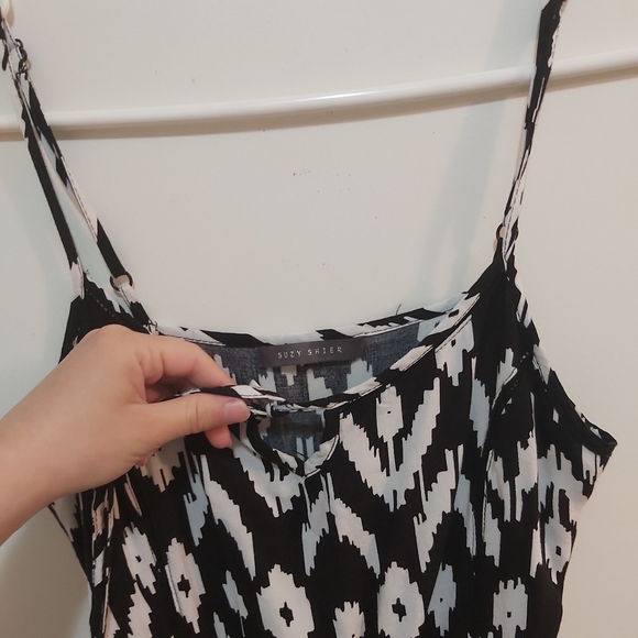 🤯2/$15 Suzy Shier Black and White Summer Dress with Slit Size Small (S) - Picture 2 of 4